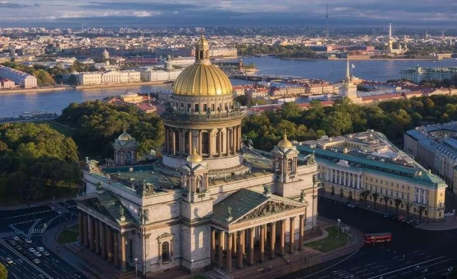 Gilded dome of St. Isaac’s Cathedral against winter skies
