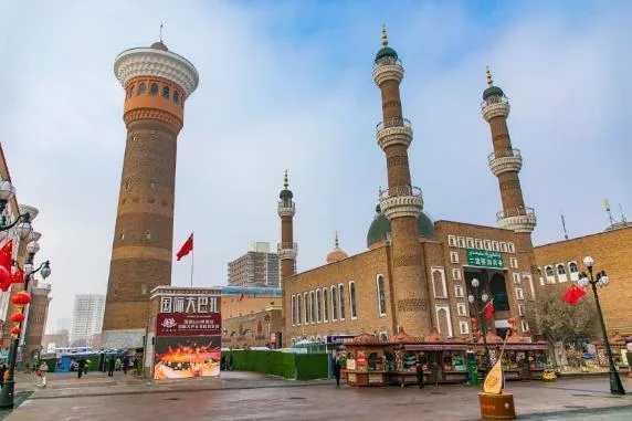 Tour Northern Xinjiang VIP Grand Circuit: Urumqi – Kanas – Hemu – Sayram Lake - DAY 1: HANOI