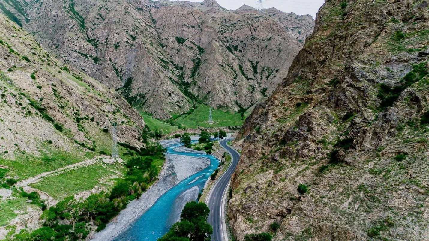 Tour Northern Xinjiang VIP Grand Circuit: Urumqi – Kanas – Hemu – Sayram Lake - DAY 5: YINING – LAKE CHAPUQIHAI – KURDENING – CÔNG LƯU
